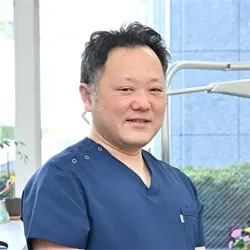 安斎歯科 副院長　安斎 顕吾